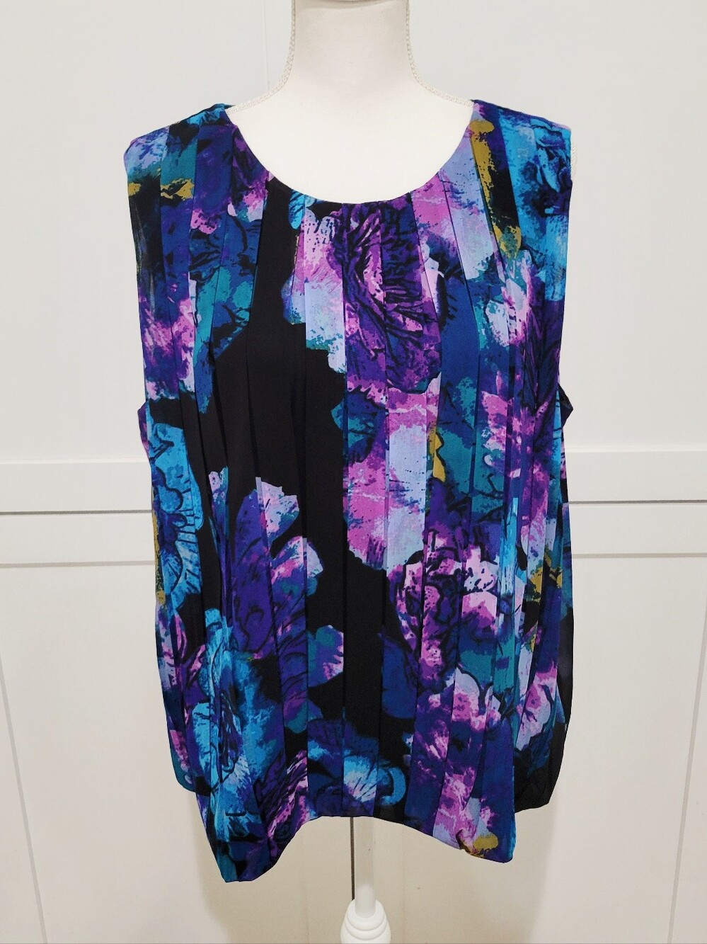 Calvin Klein Sleeveless Pleated Front Floral Blouse | Size 1X